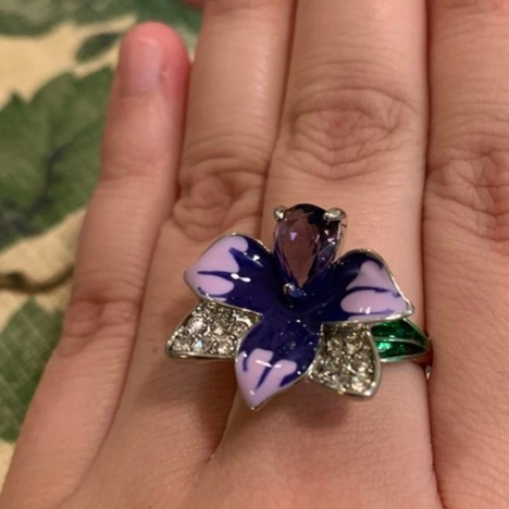Elegant Flower Amethyst Statement Ring - Picture 6 of 6